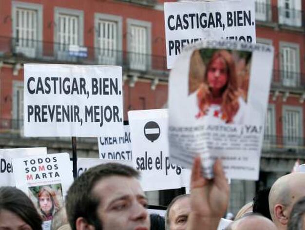 Numerosos carteles piden justicia.

Foto: Juan Carlos V&aacute;zquez / Alberto Morales