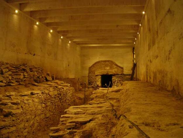 Interior del dolmen de La Pastora.