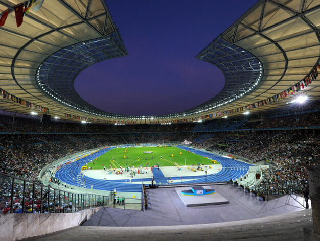 Vista general del Estadio Ol&iacute;mpico donde se celebran las pruebas de los Mundiales de Atletismo que se disputan en Berl&iacute;n.

Foto: EFE