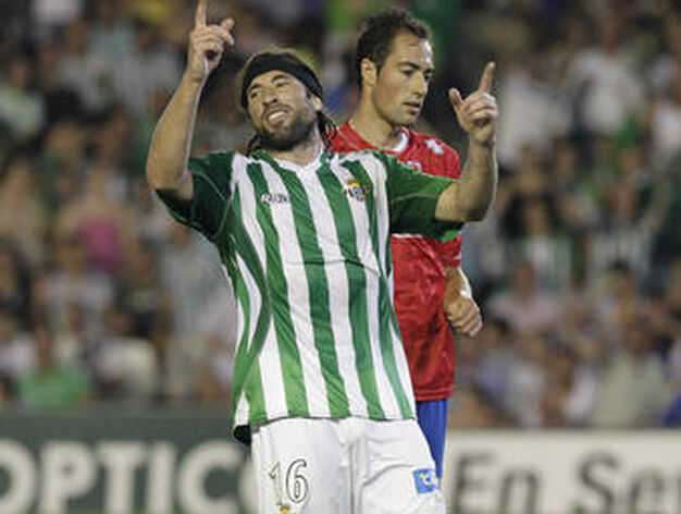 Pavone y Jonathan Pereira dan al Betis tres valiosos puntos para el ascenso.

Foto: Antonio Pizarro