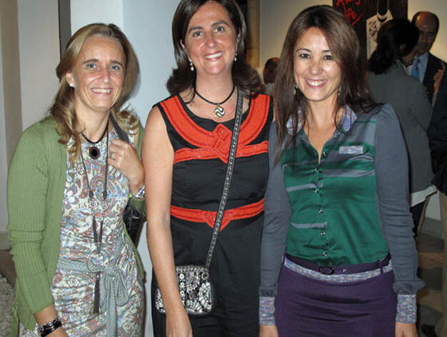 Las profesoras Carmen Barroso,Mar&iacute;a delMar Villegas e Isabel Rosa, de la Facultad de Econ&oacute;micas.

Foto: Victoria Ram&iacute;rez
