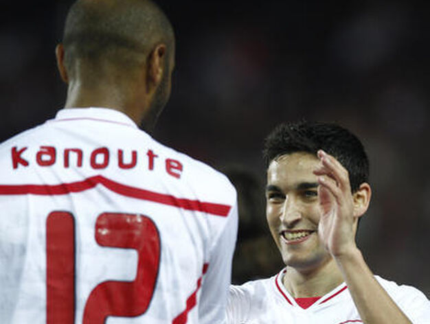 Navas felicita a Kanoute por su gol.

Foto: Pizarro
