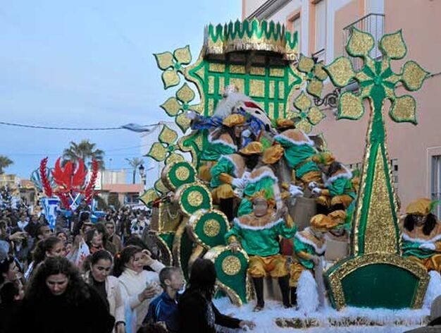 Los Reyes Magos llegan a Sanl&uacute;car y Olivares