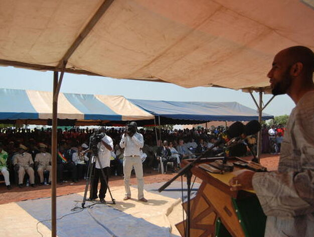 Kanoute durante su discurso.

Foto: Juan Antonio Solis