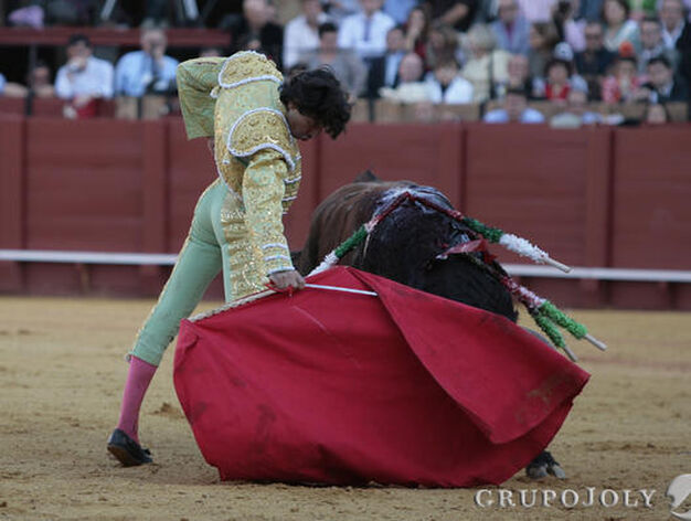Curro D&iacute;az con el quinto toro.

Foto: Juan Carlos Munoz