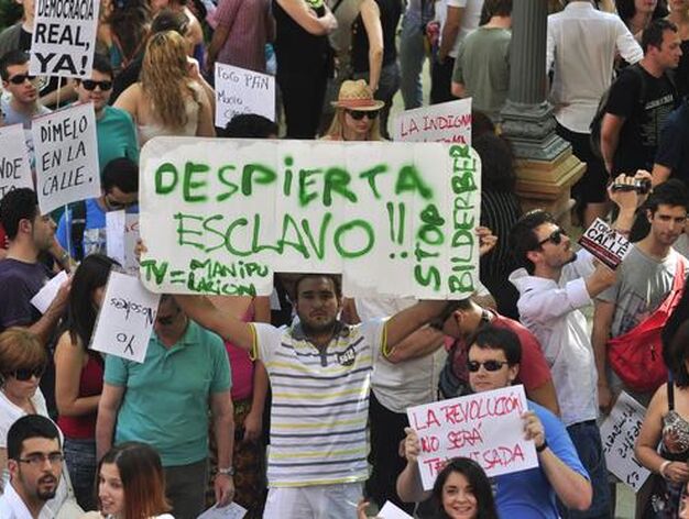 Manifestaci&oacute;n en Sevilla convocada por la plataforma 'Democracia real ya'.

Foto: Manuel G&oacute;mez