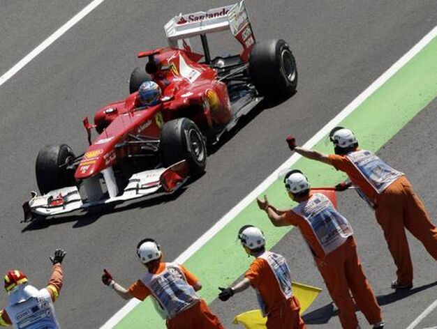 Felicitaciones a Fernando Alonso.

Foto: EFE