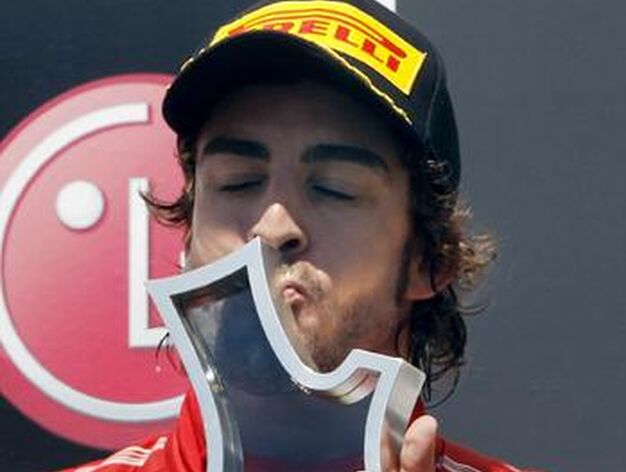 Fernando Alonso, en el podio del Gran Premio de Europa.

Foto: EFE