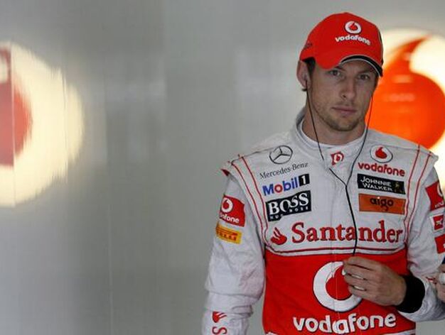 Jenson Button volvi&oacute; a tener problemas mec&aacute;nicos y no termin&oacute; la carrera en Alemania.

Foto: EFE