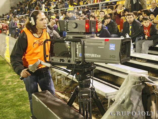 Las c&aacute;maras de Gol Televisi&oacute;n ofrecieron el partido en directo. 

Foto: Joaquin Pino
