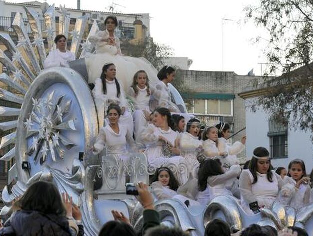 Las carrozas de la Cabalgata de Reyes Magos recorren las calles de la ciudad.

Foto: Manuel Gomez, Juan Carlos Vazquez