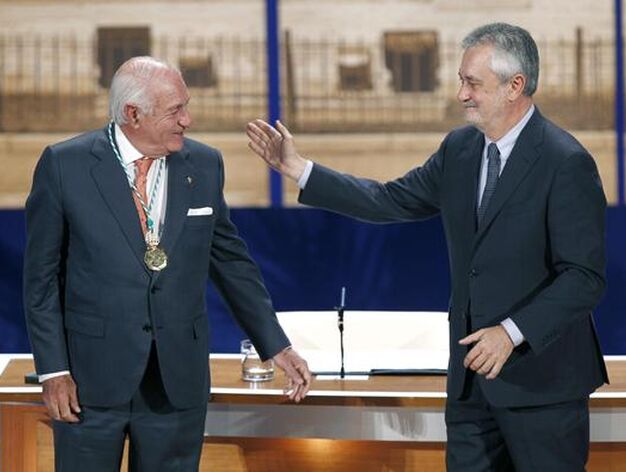 Juan Ram&oacute;n Guill&eacute;n, Medalla de Andaluc&iacute;a.

Foto: Antonio Pizarro