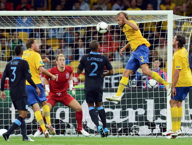 Inglaterra vence 'in extremis' en un partido loco y dejan a Suecia fuera de la Eurocopa.

Foto: EFE