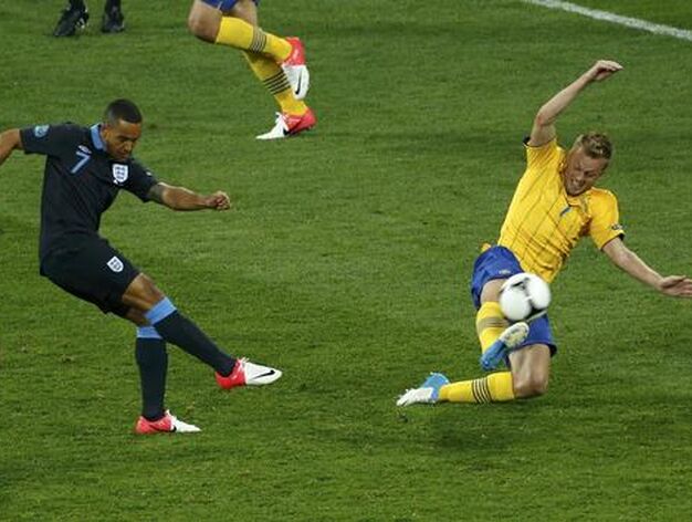 Inglaterra vence 'in extremis' en un partido loco y dejan a Suecia fuera de la Eurocopa.

Foto: Reuters