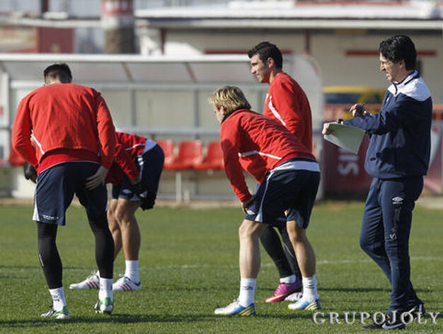 Unai Emery, dirigiendo por primera vez al Sevilla FC.

Foto: Antonio Pizarro