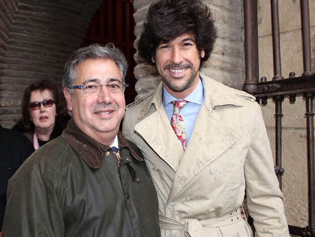 Juan Ignacio Zoido, alcalde de Sevilla, con el cantaor Manuel Lombo.

Foto: Victoria Ram&iacute;rez