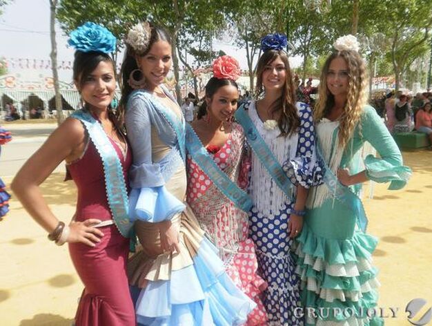 Las ganadoras de la presente edici&oacute;n de Miss Flamenca, disfrutando de una jornada de convivencia en el recinto ferial de Las Banderas.

Foto: Andres Mora - Fito Carreto