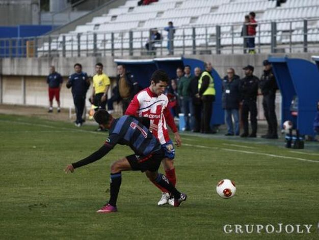 El Algeciras cae ante el Granada B (1-2) y no escapa del peligro a falta de tres jornadas

Foto: Erasmo Fenoy
