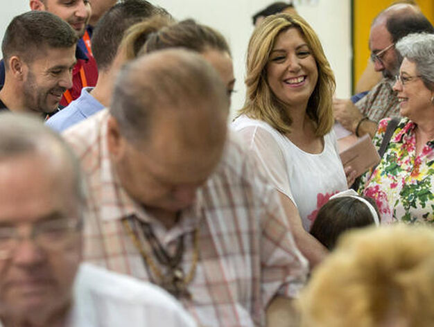 Susana D&iacute;az ejerce su derecho al voto.

Foto: EFE