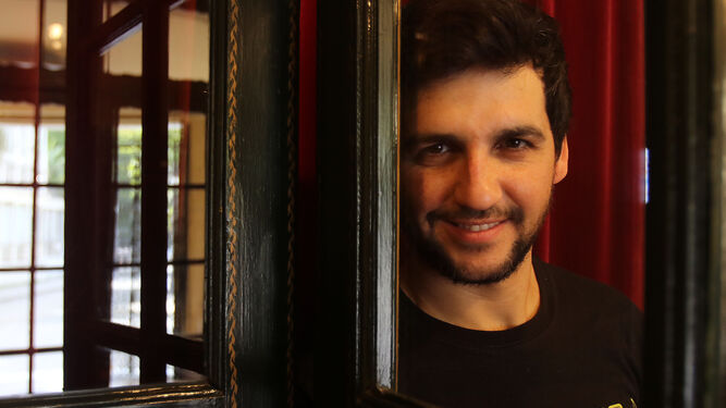 El actor Fran Perea, fotografiado ayer en el vestíbulo del Teatro Lope de Vega.