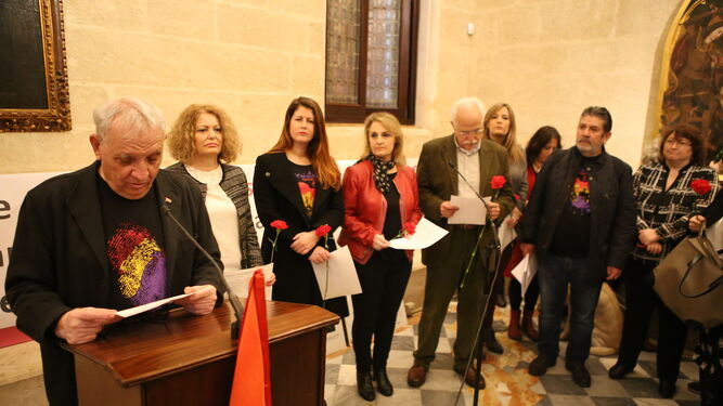 Un momento del acto homenaje en el Ayuntamiento de Sevilla.