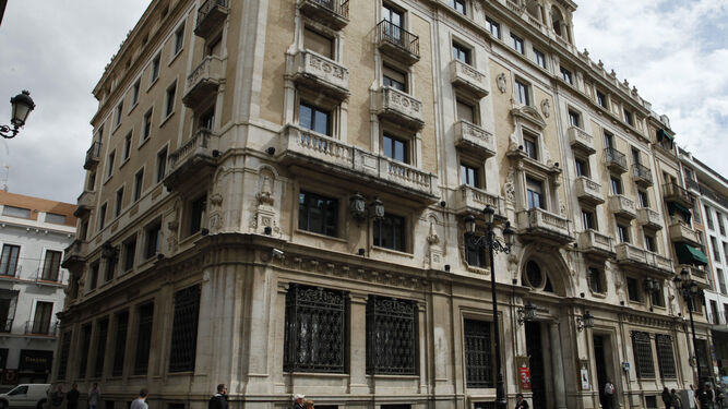 La sede del Banco Santander en la Avenida de la Constitución.