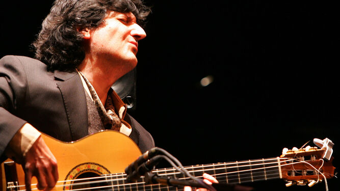 El guitarrista Juan Manuel Cañizares, durante un concierto.