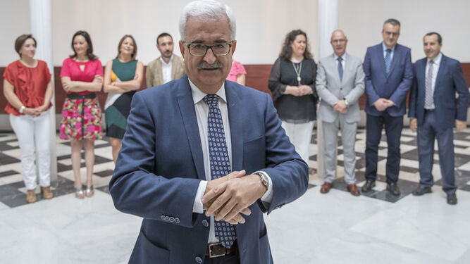 Manuel Jiménez Barrios, ayer en San Telmo con los delegados del Gobierno de la Junta en las ocho provincias y el Campo de Gibraltar.