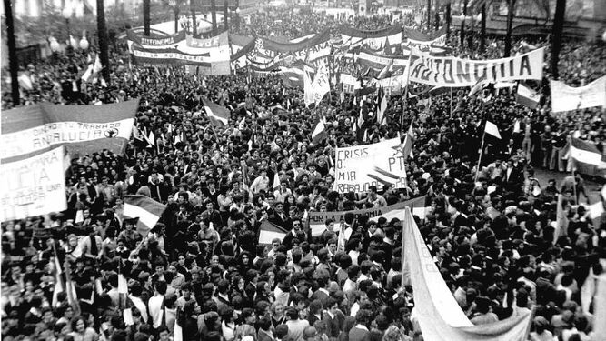 Manifestación del 4 de diciembre de 1977 en Cádiz.