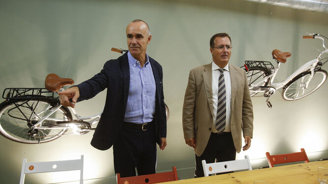 Muñoz y Cabrera, durante la presentación del Plan Director de la Bicicleta.