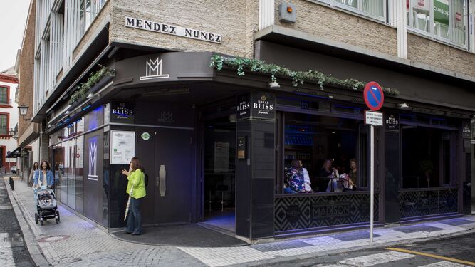 La fachada del bar que hay actualmente en la esquina de Méndez Núñez con Bilbao.