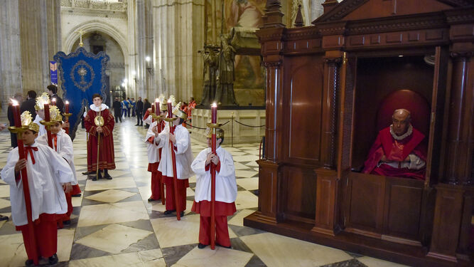 La misa en la Catedral por la Festividad de la Inmaculada, en im&aacute;genes