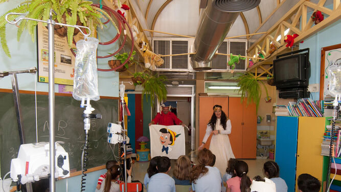 Representación teatral en el Hospital Infantil.