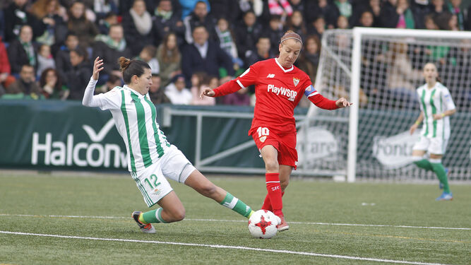 El Real Betis-Sevilla FC femenino, en im&aacute;genes