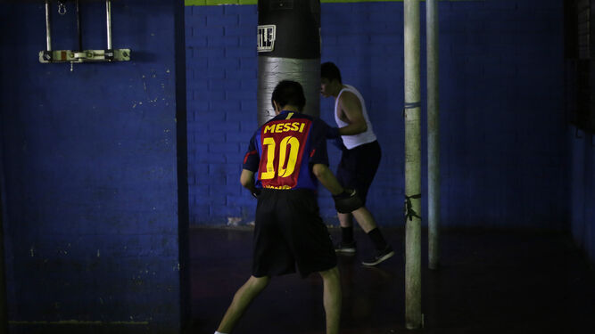 El duelo de jóvenes fue para el finlandésEl boxeo salvadoreño, válvula de escape Lasso, un peligro eléctrico en Pamplona