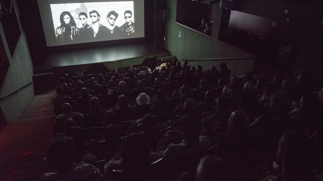 La Biblioteca de Andalucía llena durante la proyección del documental 'Qué  fue del siglo XX'.