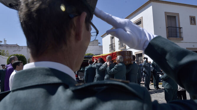 El funeral del guardia civil fallecido en Guillena, en im&aacute;genes