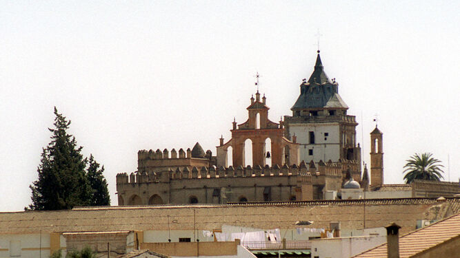 Vista panorámica del  monasterio San  Isidoro  del  Campo  en Santiponce.