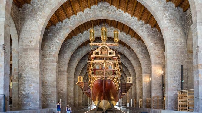 Uno de los navíos históricos expuestos en las Atarazanas de Barcelona.