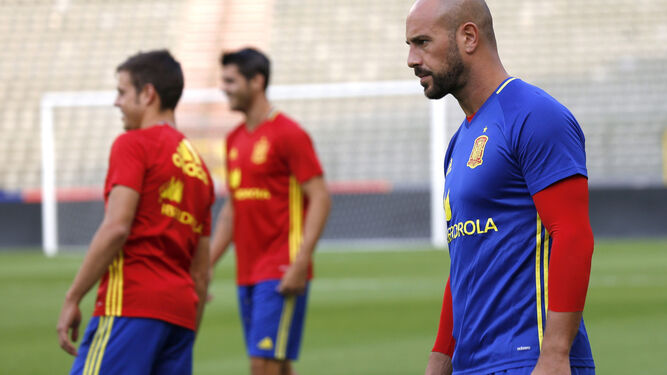 El portero Pepe Reina, concentrado con la selección española.