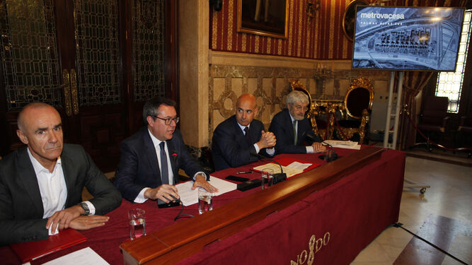 Presentación del proyecto de Palmas Altas Sur tras la firma del acuerdo entre el alcalde y el consejero delegado de Metrovacesa.