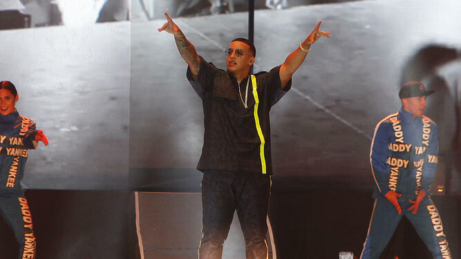 Daddy Yankee en su concierto en Sevilla.