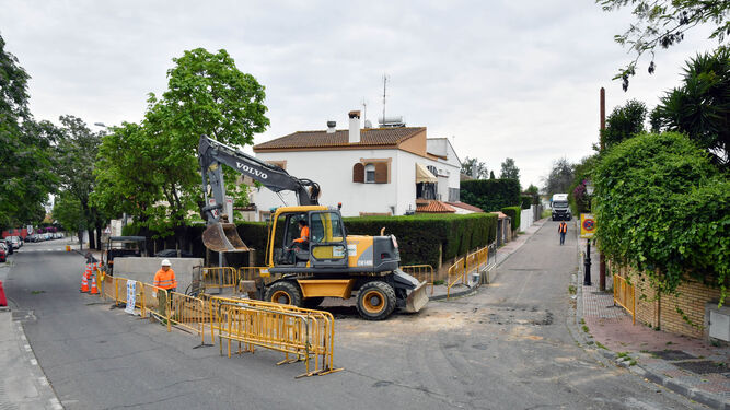 Tomares ha continuado la ejecución de obras públicas de interés para el municipio.