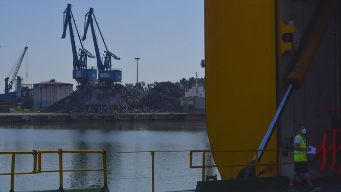 El puerto de Sevilla: arteria vital para la ciudad