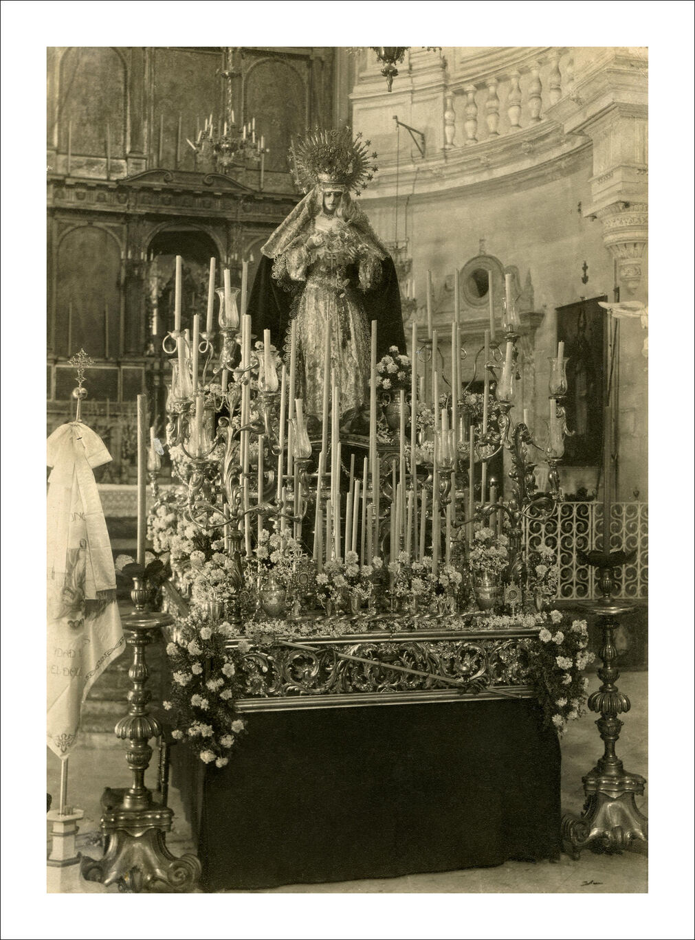 La Virgen de los Desamparados en mayo de 1928 antes de emprender el camino a San Esteban