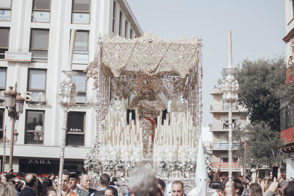 Las im&aacute;genes de la Hermandad del Resucitado en la Semana Santa de Sevilla 2023