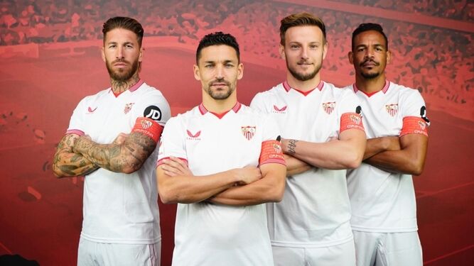 Imagen promocional del Sevilla con sus cuatro capitanes.