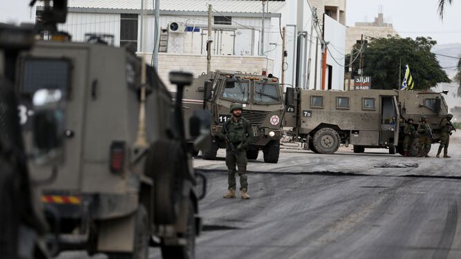Las tropas israelíes controlan territorio la Cisjordania Ocupada.