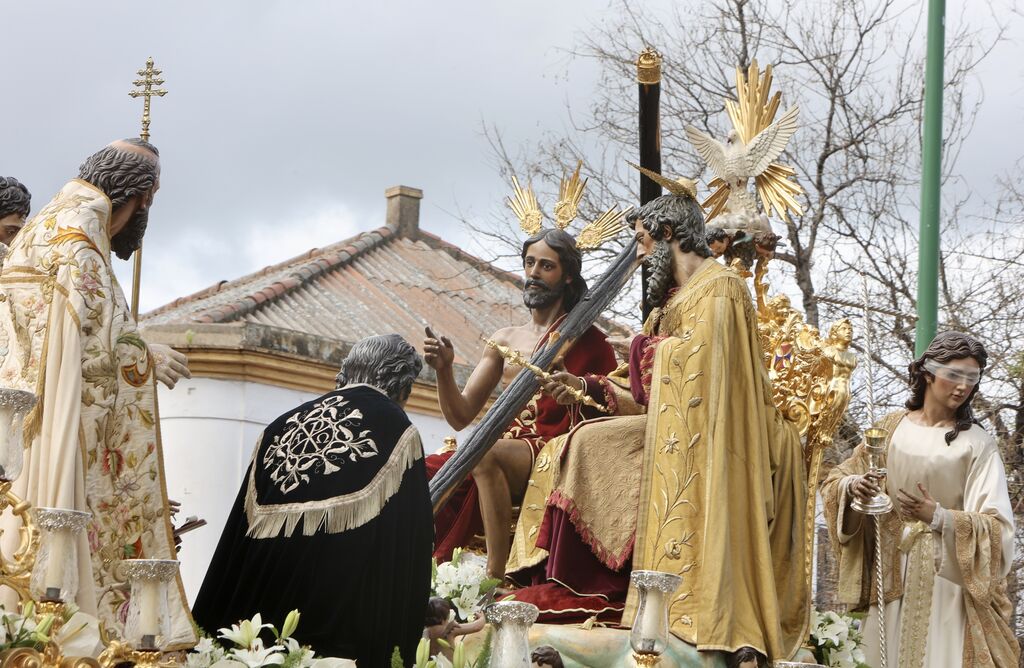 Las im&aacute;genes de la hermandad de La Trinidad en la Semana Santa de Sevilla 2024