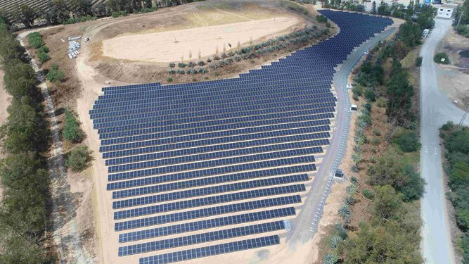 Alcalá de Guadaíra acoge la primera planta de España que usa energía solar y biogás